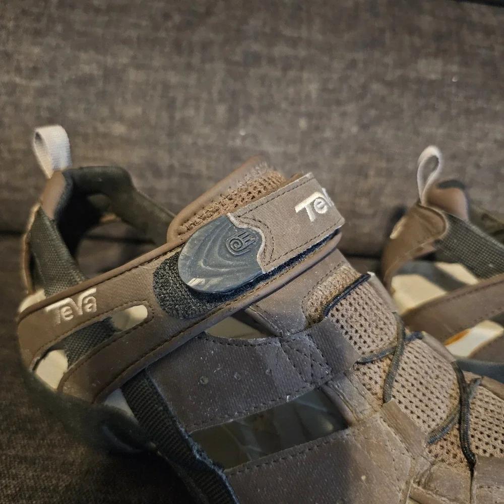 Teva Men's‎ Brown Sandals Size 8